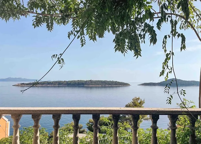 Prizba Tomas 1 アパート