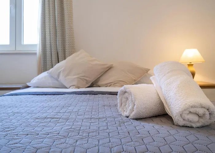 Prizba Tomas 1 アパート *