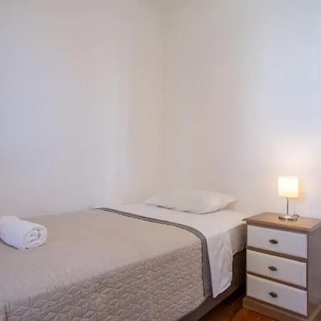 Prizba Tomas 1 *